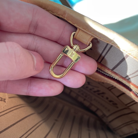 Like New - Louis Vuitton Neverfull PM - Picture 13 of 16